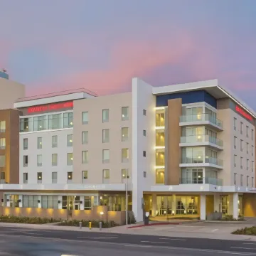 Hampton Inn & Suites LAX El Segundo