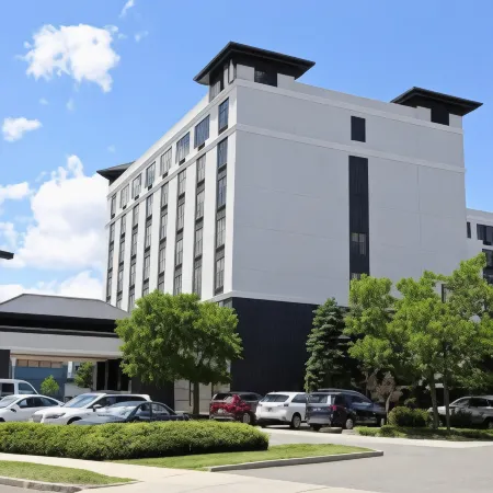 DoubleTree by Hilton Boston Logan Airport Chelsea