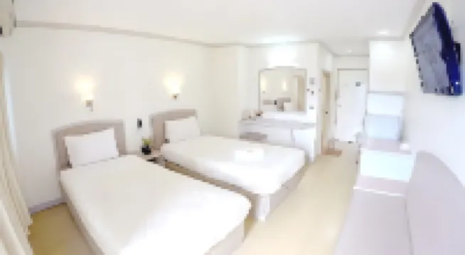 โรงแรมพีเอเพลส นครสวรรค์ โรงแรมใกล้ศาลเจ้าพ่อเทพารักษ์-เจ้าแม่ทับทิม