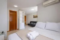 Apt with Balcony in a Condo with Pool - Clr0211 Hotels in Paranoa