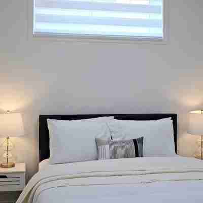 The Luxury Retreat, CalgaryCentral location, family oriented, feel at home! Rooms