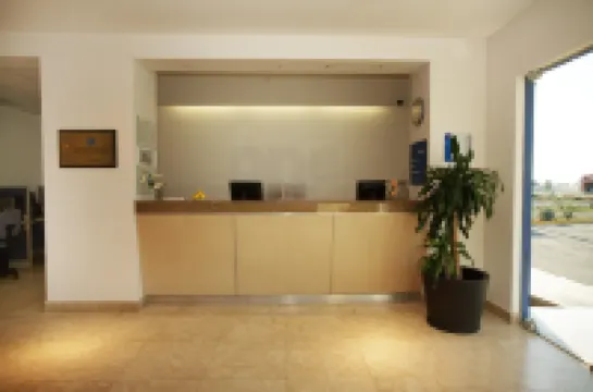 One Saltillo Derramadero