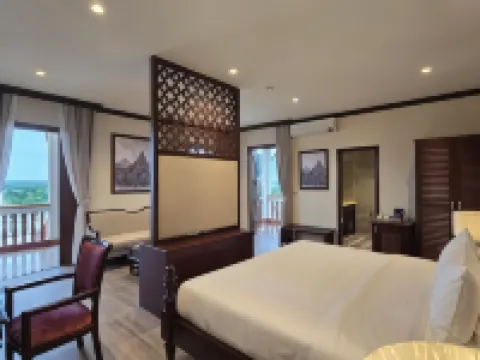 จัมปา พาเลซ โรงแรม โรงแรมในปากเซ