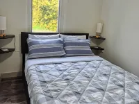 Cozy 1-bedroom apartment with AC, WiFi in serene Metaline Falls ポンダレイのホテル