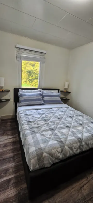 Cozy 1-bedroom apartment with AC, WiFi in serene Metaline Falls