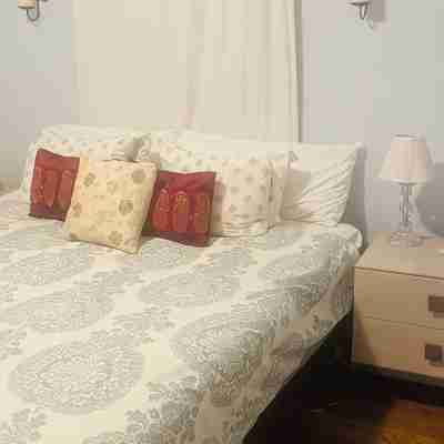 1-bedroom condo in Beverly Hills Rooms