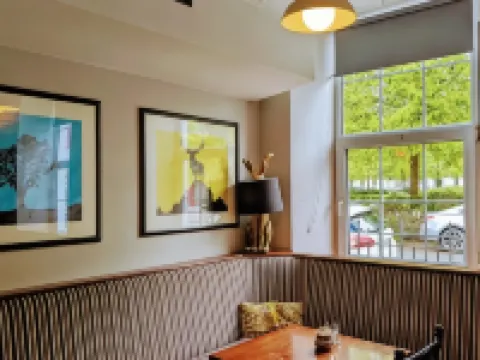 โรงแรมเอมเม็ต