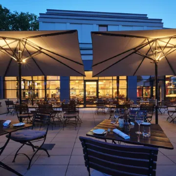 Dorint Parkhotel Frankfurt/Bad Vilbel Отели рядом с достопримечательностью «Харнхайм»