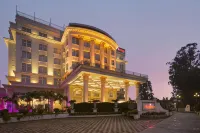 Ramada Plaza by Wyndham Chandigarh Zirakpur - Pools
