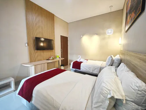 Sunshine Family Homestay Near Terminal 1 Juanda Airport - 2-Star
