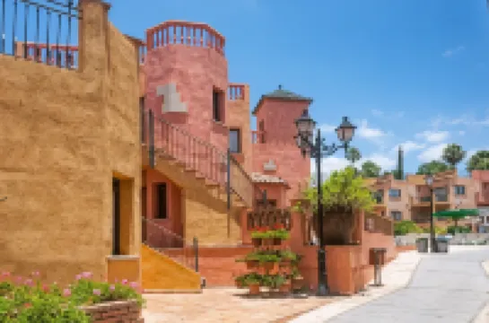 Villa Mandi Golf Resort Hotel di 