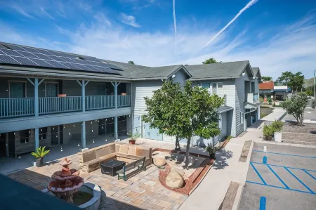 Morro Shores Inn and Suites