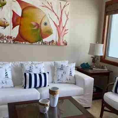 Beachfront 1BR , Playa Turquesa, Beach Access Others