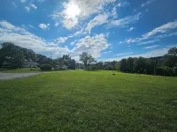 Charming 3-bedroom farmhouse in wonderful Seneca with Sunset views over the farm