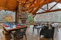 Trout Tales Riverfront Lodge-Hot Tub,Pet Friendly,Game Room,Firepit,Decks Galore - 4-Star