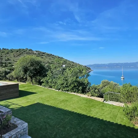 Open Your Door On The Beach! - Private Beach Home