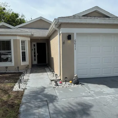 "Luxury Heated Pool +Hot Tub OasisNearAnna Maria Island Sleeps 8