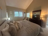 Lodge on the Loop, a pet-friendly retreat with private hot tub & sauna