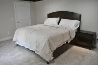 Stylish Renovated Ranch, 4 Bed/ 3.5 Bath, North Troy in Private Cul-de-Sac - واي فاي