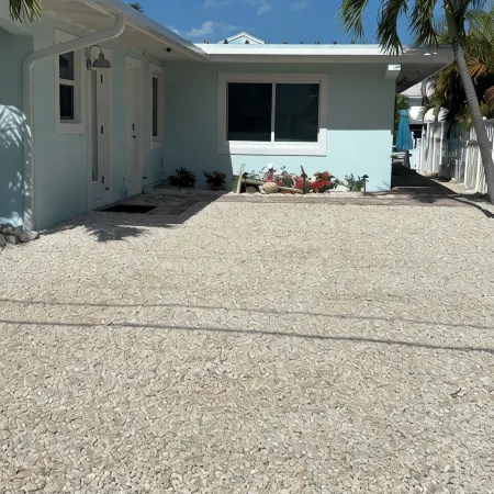 10% Discount Til August 2026! 3Br 3BA, Tiki Hut, 37' Dock, Cabana Club Memb.