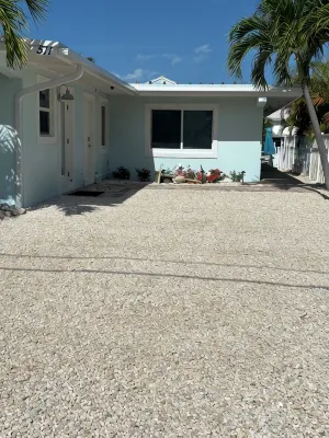 10% Discount Til August 2026! 3Br 3BA, Tiki Hut, 37' Dock, Cabana Club Memb.