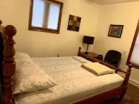 Charming 3-bedroom home in Mt Pleasant near colleges, Casino and children parks - Wifi