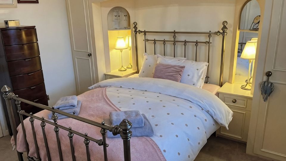 Cosy home in quiet cul-de-sac. Private fenced garden and free parking.
