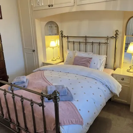 Cosy home in quiet cul-de-sac. Private fenced garden and free parking.