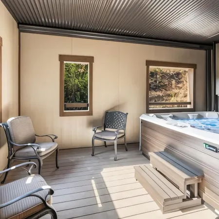 Luxurious Ski-In/Ski out adjacent Ski Slope side!