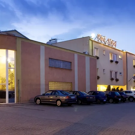 Park Hotel Bydgoszcz Отели рядом с достопримечательностью «Арена «Артего»»