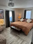 The Hillside Ranch: Relaxing Modern 4bd 2ba Oasis - Family