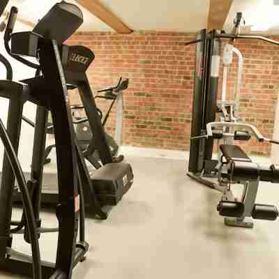 Cozy 1BR Apt in Downtown Richmond, Nearby Attractions within walking distance Fitness & Recreational Facilities