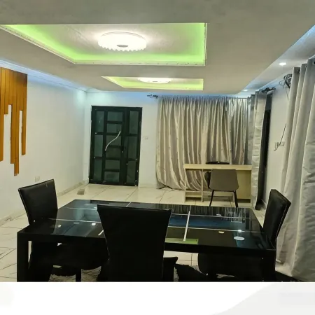 Raneziah Guesthouse Отели в г. Чоб