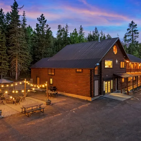 Duck Creek Village Inn