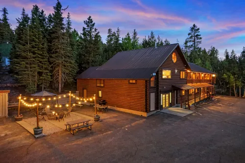 Duck Creek Village Inn