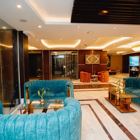 Royal Raj Hotel