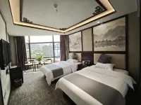 โรงแรมฉีหยุนหย่าจวี้ (จัตุรัสจูซาน ซิงอี้ ดรีมซิตี้มอลล์)