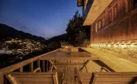 Chunxiao Mid-Levels Cave Panorama Hotel