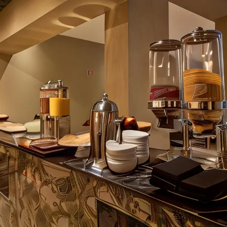 Omid Saldanha Hotel