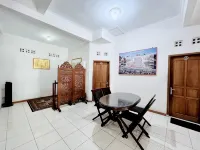 Guest House Kraton Mas - 2-Star