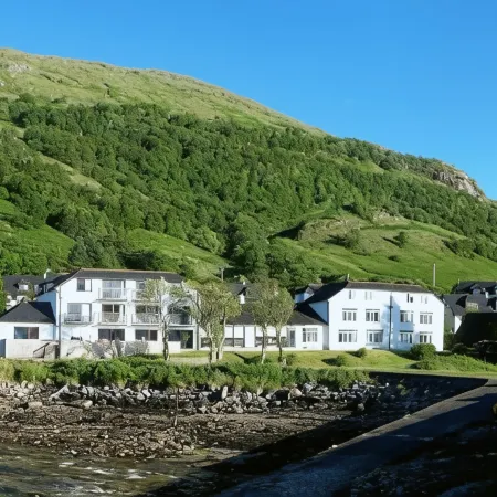 Holly Tree Hotel, Swimming Pool & Hot Tub Hotels in Appin