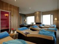 Van der Valk Hotel Düsseldorf Hotels near Rath