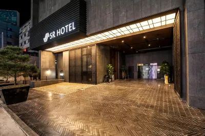 SR Hotel Sadang Hotel berhampiran Stesen Isu
