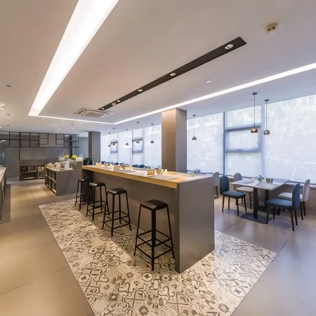 Homeinn Selected Hotel (Lvliang Lishi Longfeng North Street Xingsheng Road)