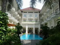The Phoenix Hotel Yogyakarta - Handwritten Collection - Pools