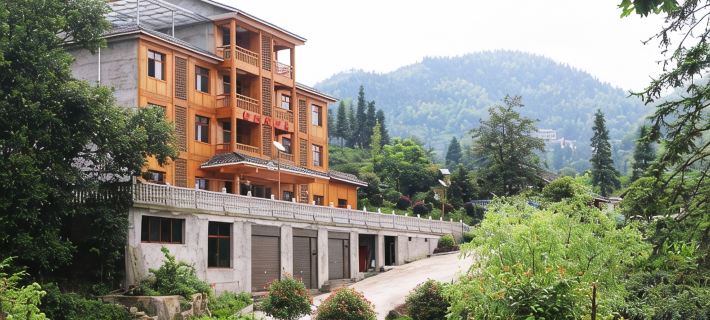 Ziquejie Baishuidong Hostel Hotels in Xinhua