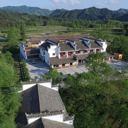 Tianzhihong Zhuangyuan Hostel