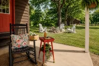Dixie’s Cottage @ Muletown Farm• Fishing Pond • Fire Pit • Horse • Sunset Views