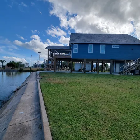 Madera Coastal l Waterfront 110 Feet