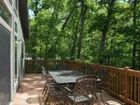 Huge Custom 4-Bedroom Chalet in Innsbrook Resort - Pet Friendly! Hotels in Innsbrook